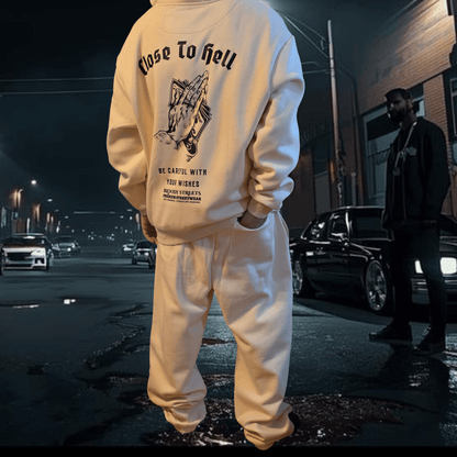Oversize Fluffy Sweatpants Dead Skull beige - BLOODY - STREETS.DE Streetwear Herren und Damen Hoodies, T-Shirts, Pullis