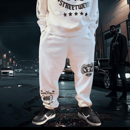 Oversize Fluffy Sweatpants Dead Skull weiß - BLOODY - STREETS.DE Streetwear Herren und Damen Hoodies, T-Shirts, Pullis